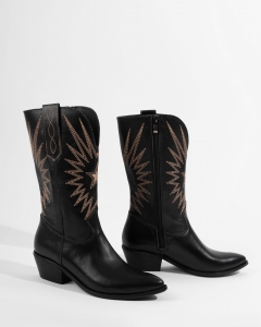 Czarne kowbojki damskie na obcasie, skórzane kozaki z klasycznym noskiem