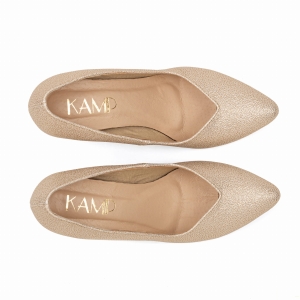 czółenka w szpic w kolorze złotym