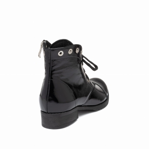 lakierowane sznurowane botki na płaskiej podeszwie