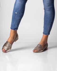 Złote  ażurowe sandały z wycięciem na palce 